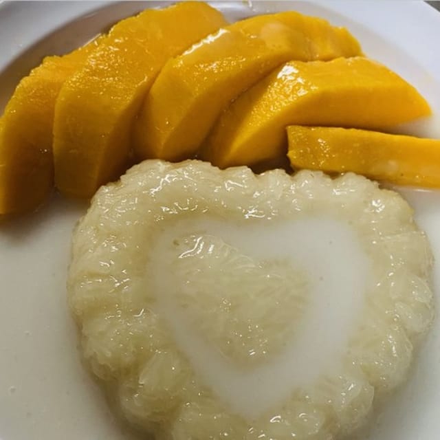 Sweet Sticky Rice with Ice Mango.