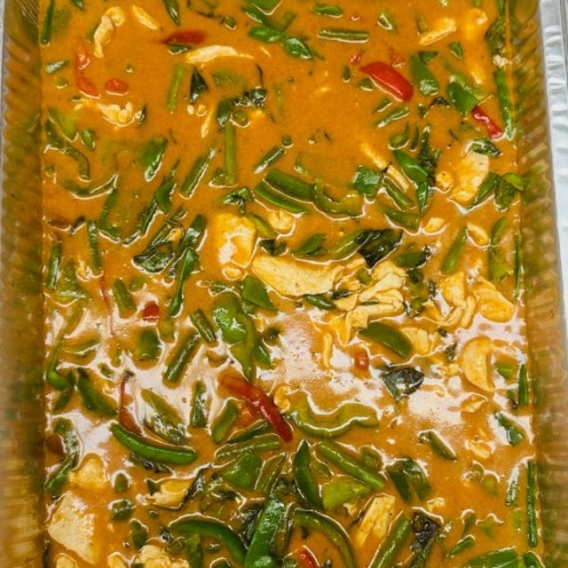 Panang Curry Entree (Serves 10).