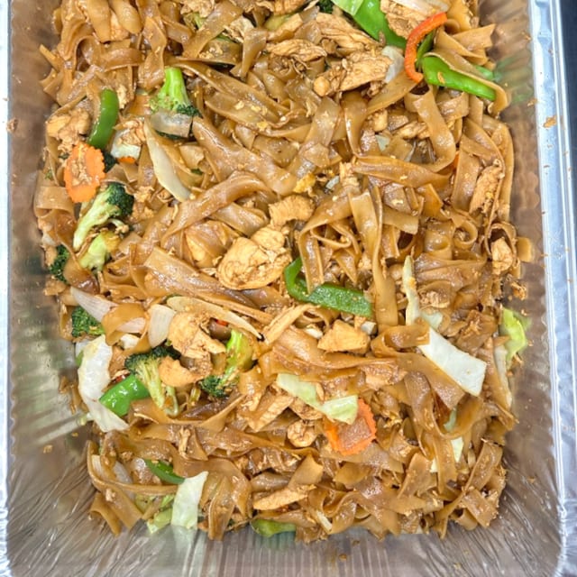 Pad See Ew (Serves 5).
