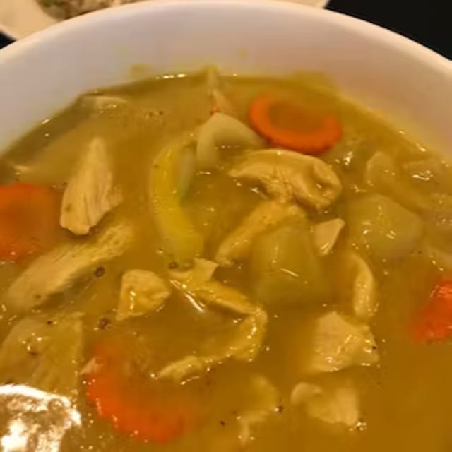 Yellow Curry Entree (Serves 10).