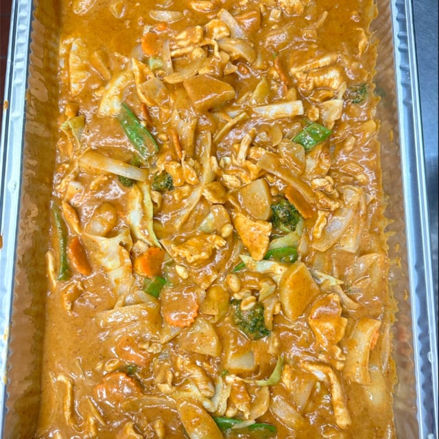Masaman Curry Entree (Serves 10).