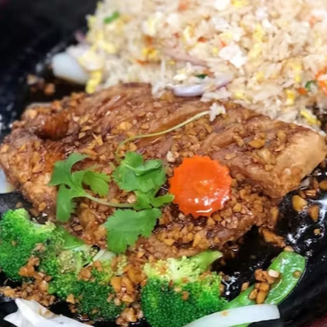 Garlic & Pepper Stir-Fry (Serves 5).