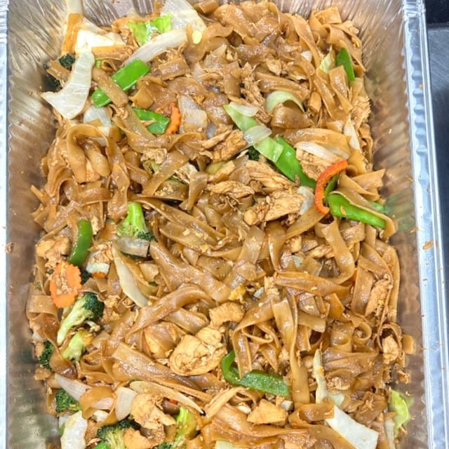 Pad See Ew (Serves 10).