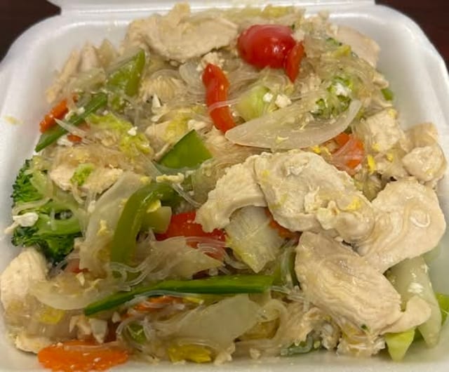 Pad Woon Sen (Serves 10).